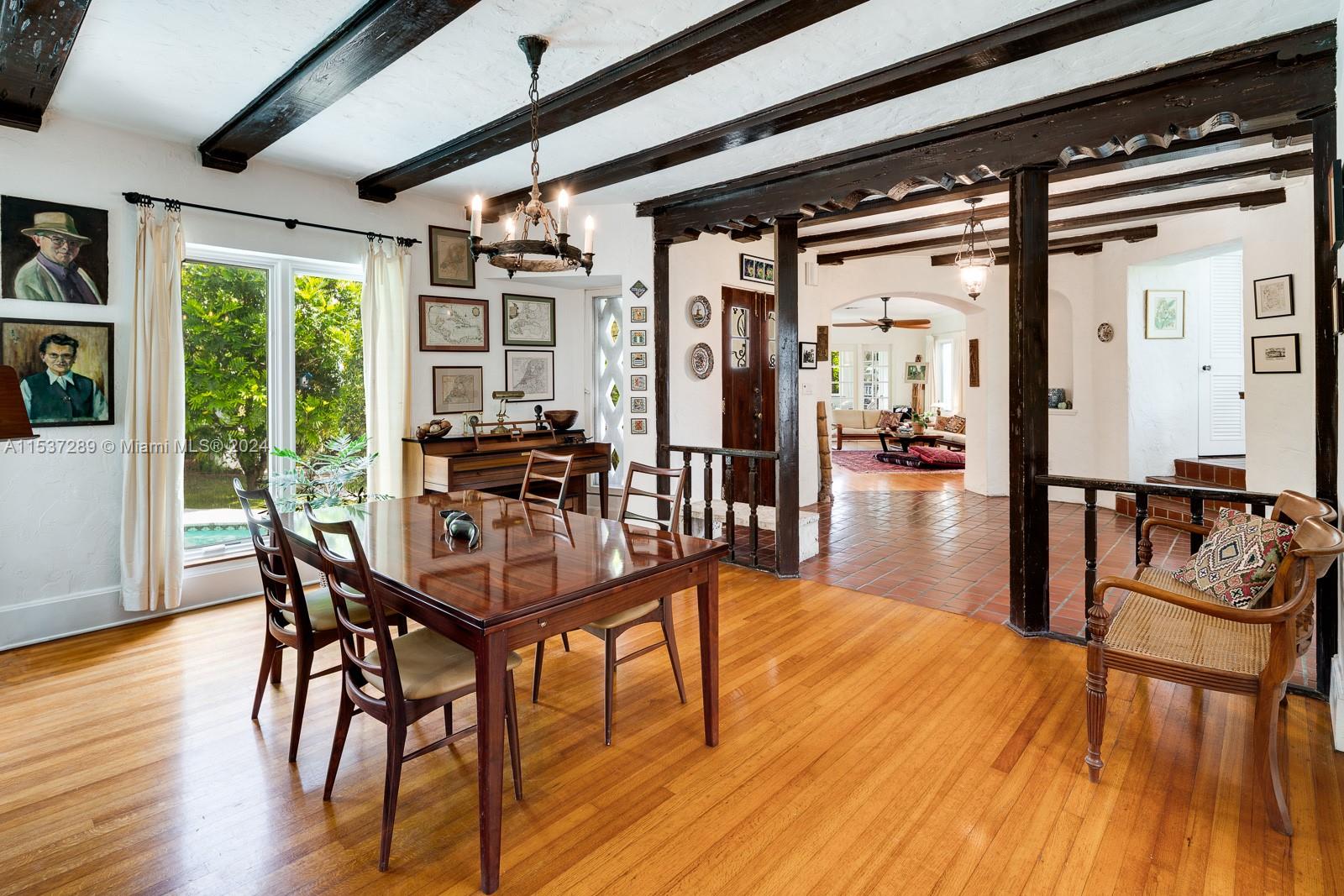 2418 Country Club Prado