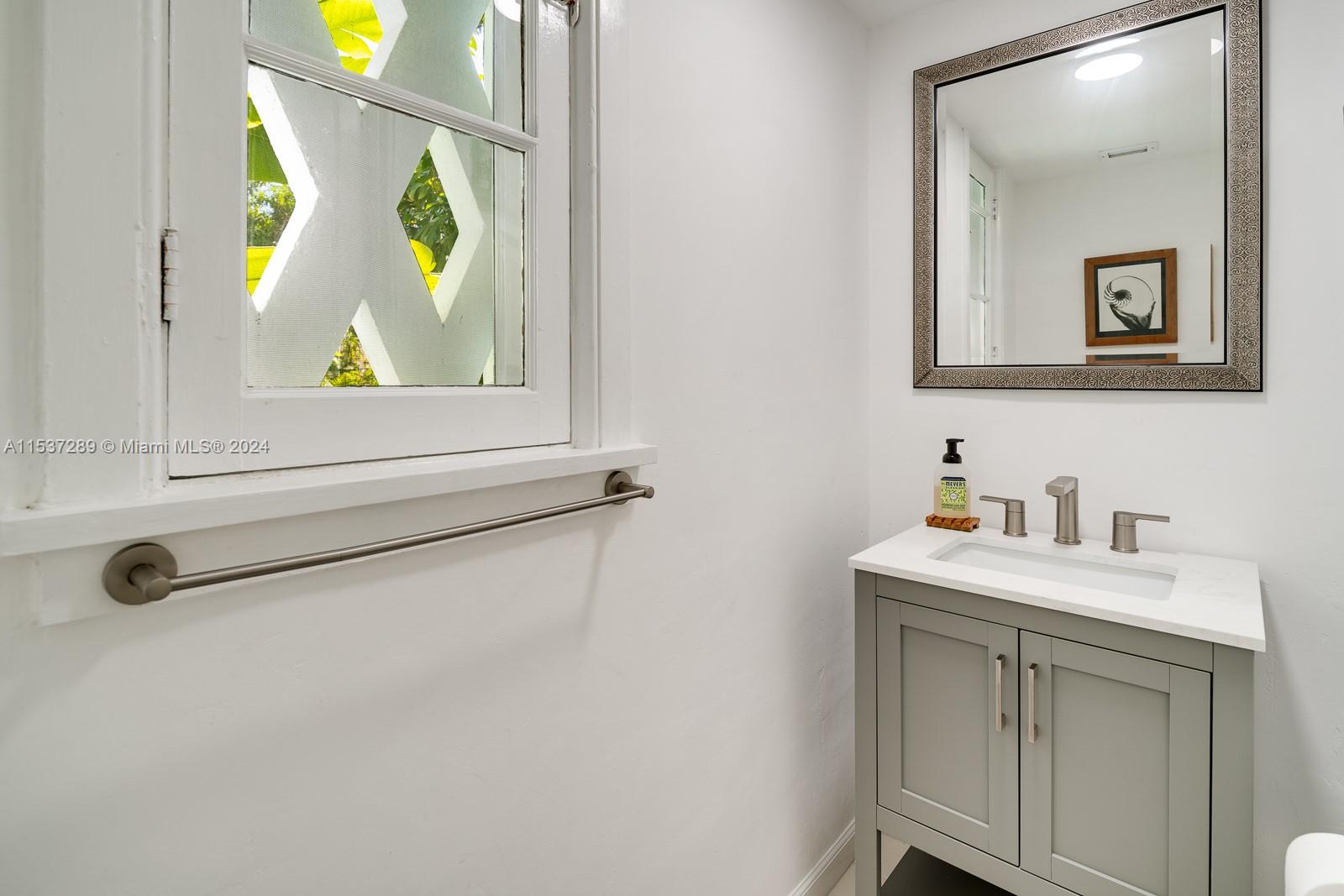 2418 Country Club Prado