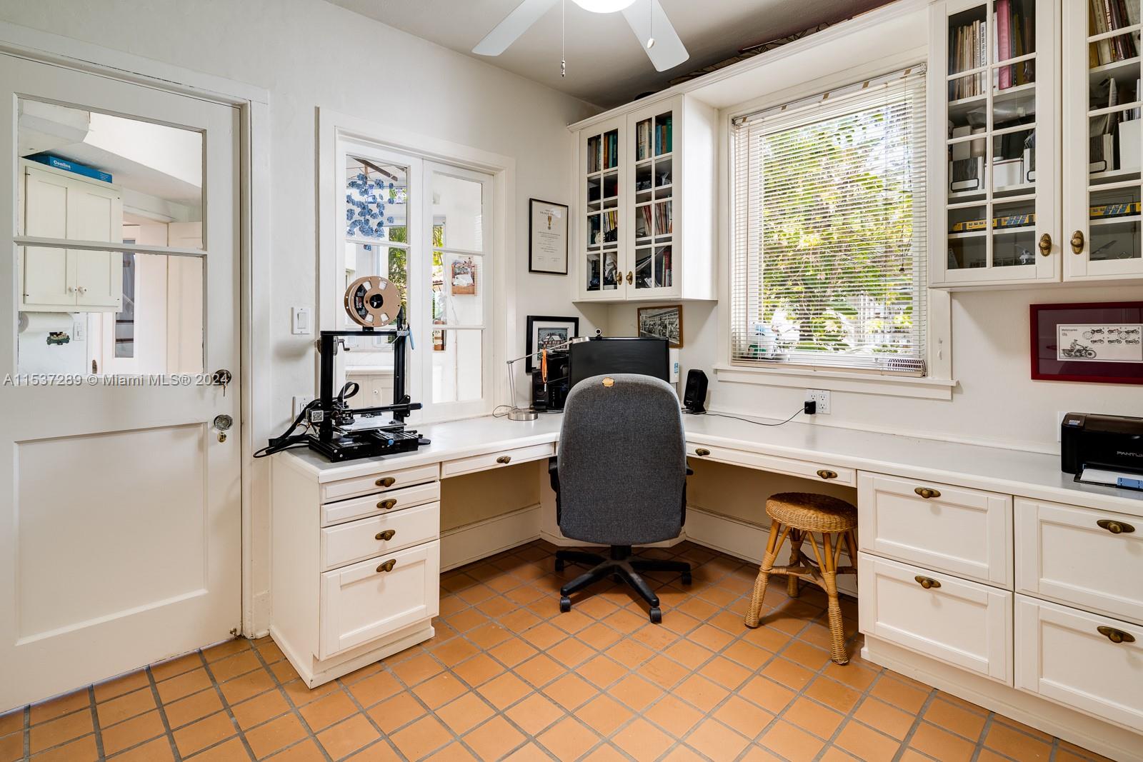 2418 Country Club Prado