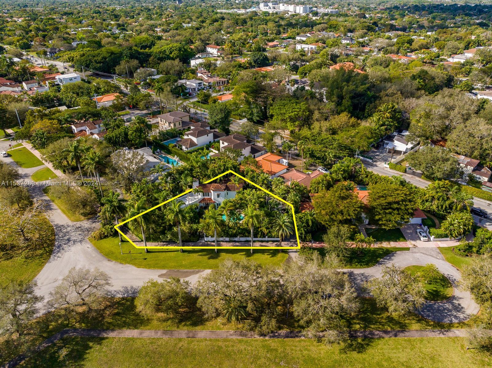 2418 Country Club Prado