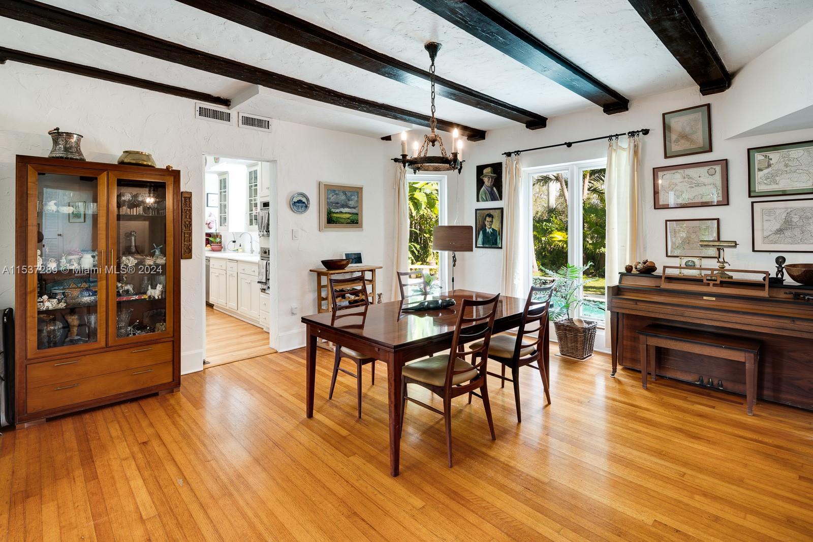 2418 Country Club Prado