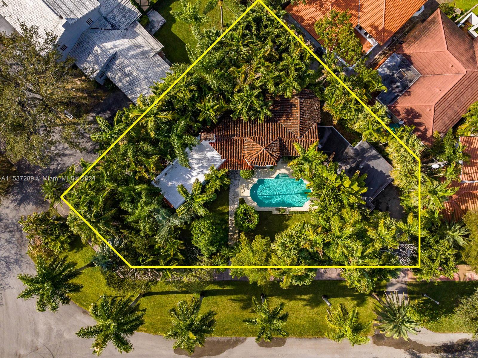 2418 Country Club Prado