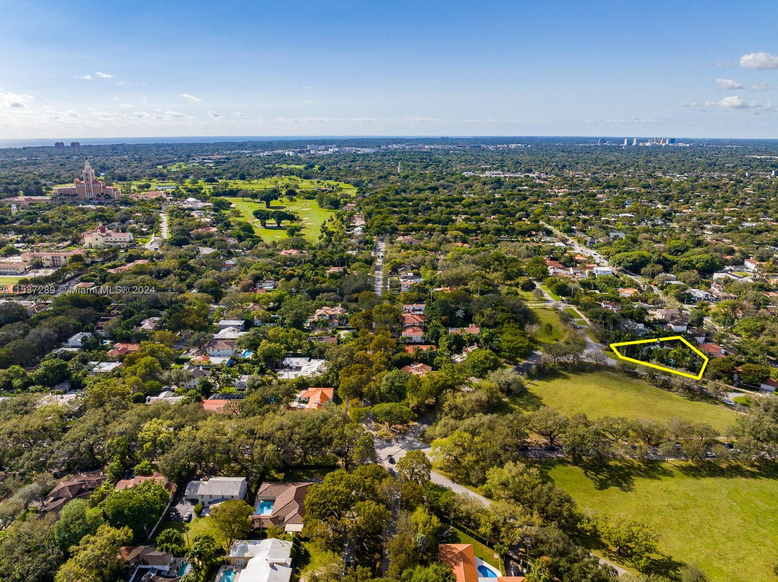 2418 Country Club Prado