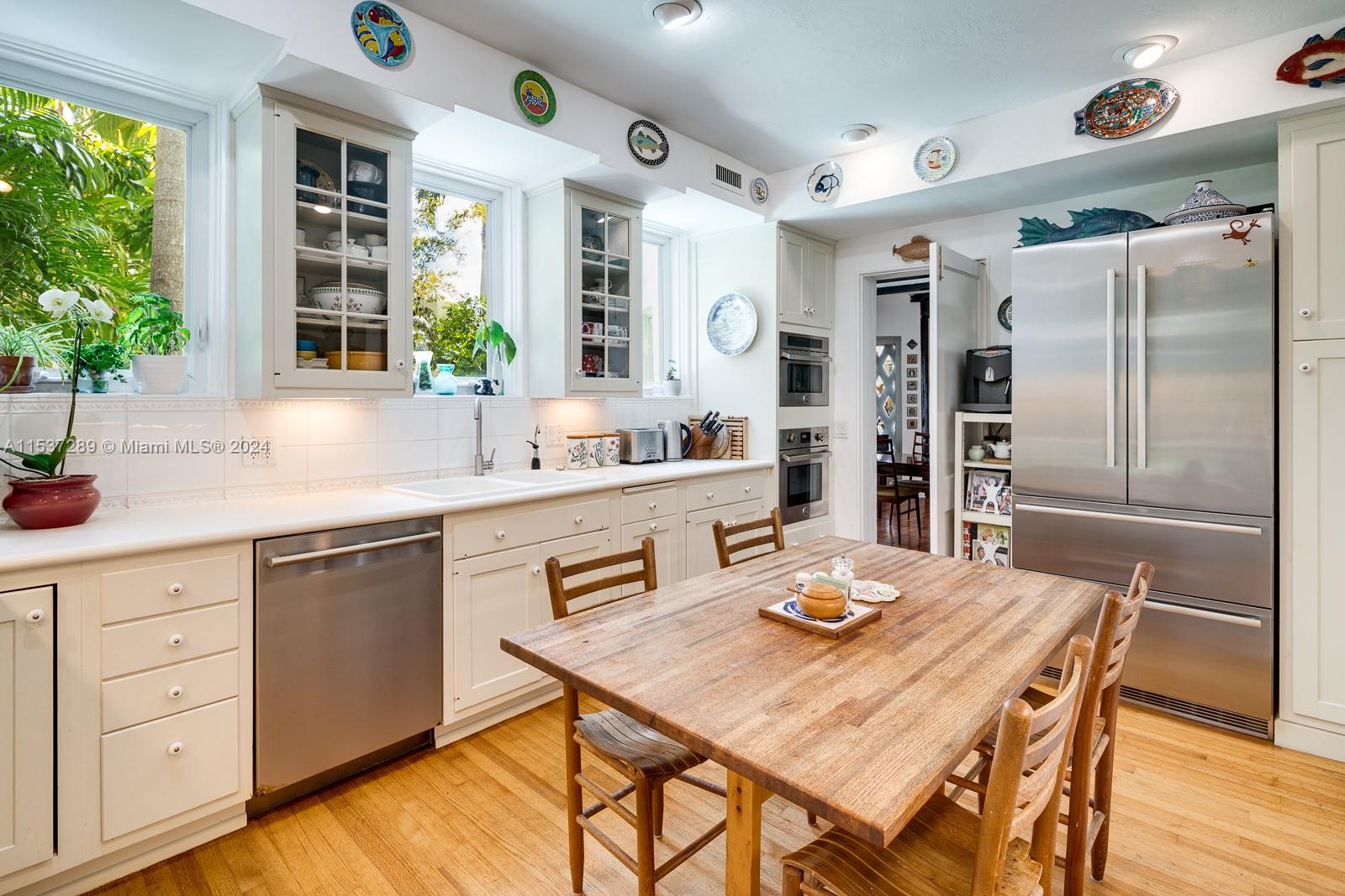 2418 Country Club Prado