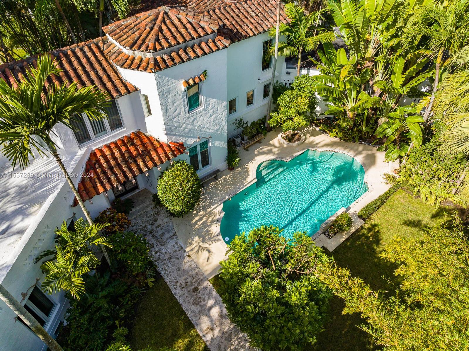 2418 Country Club Prado