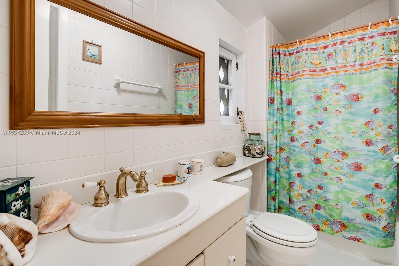 2418 Country Club Prado