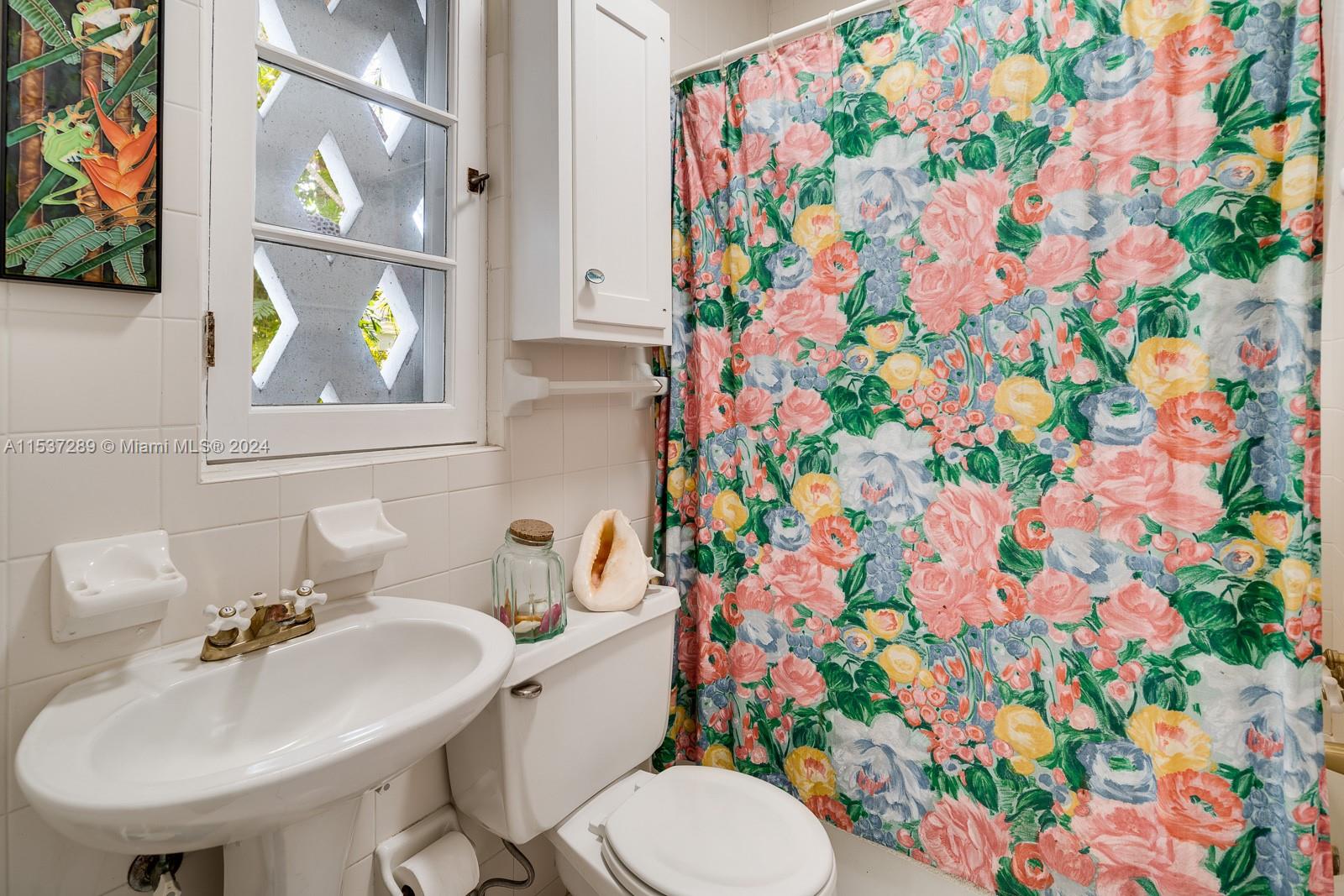 2418 Country Club Prado