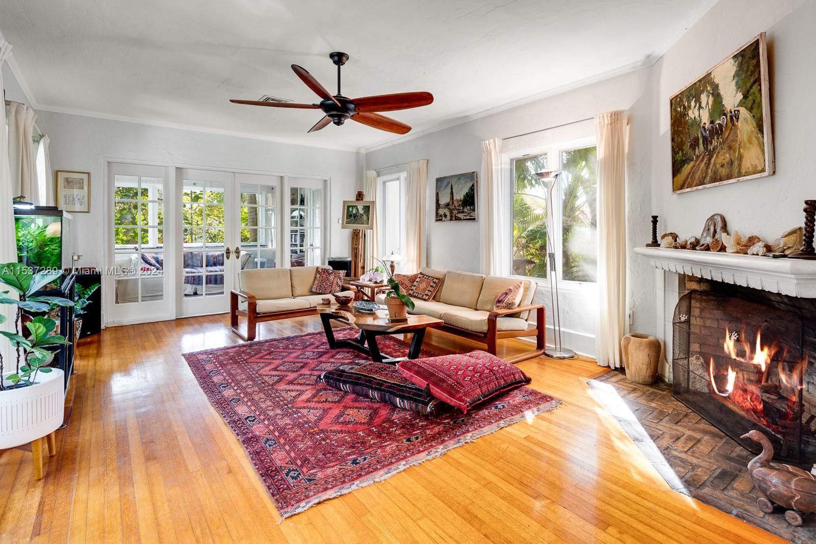 2418 Country Club Prado