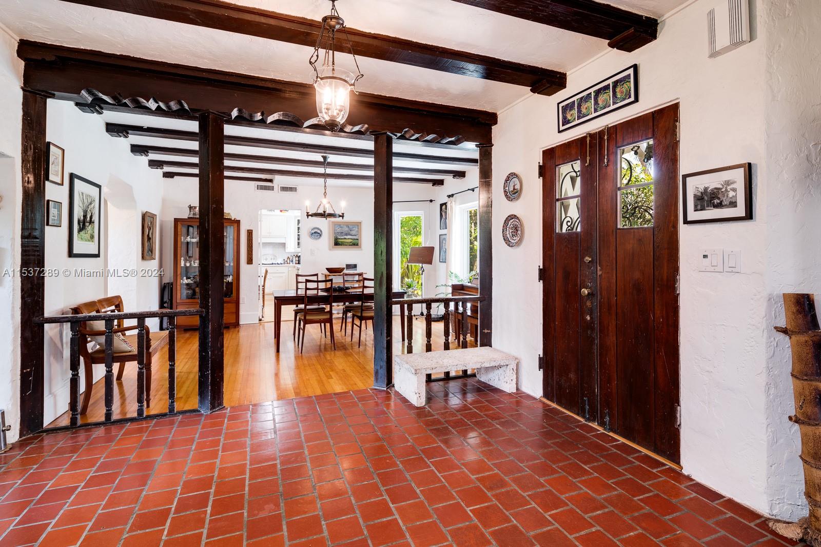 2418 Country Club Prado