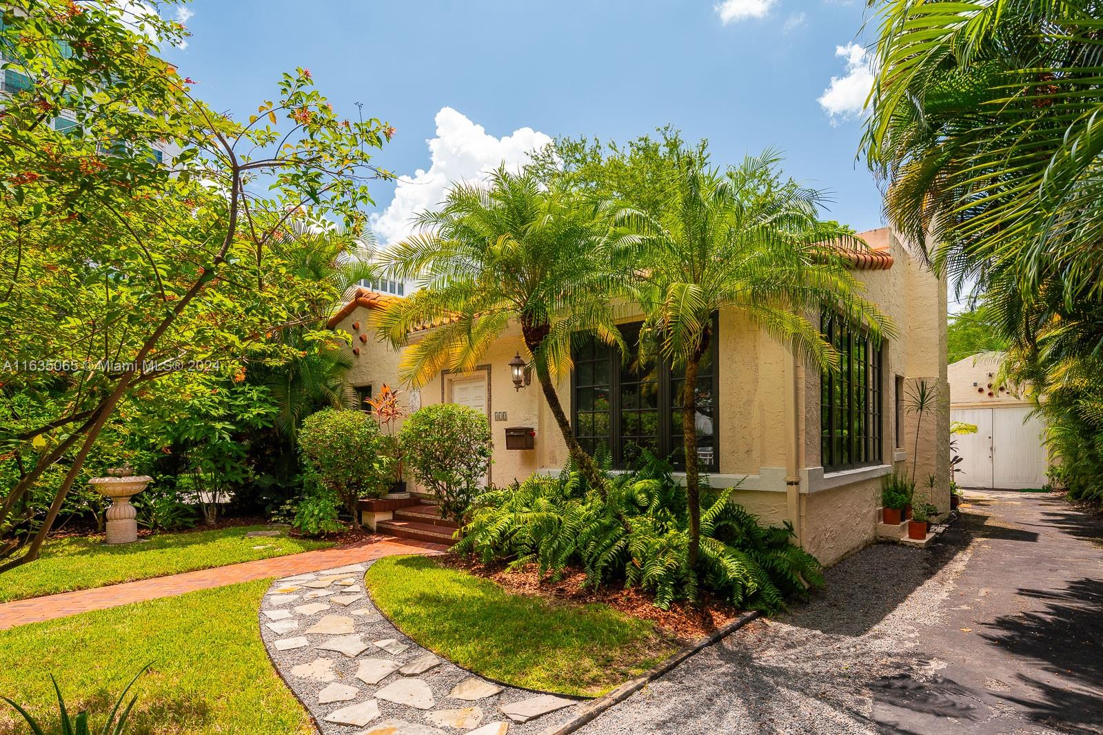 410 Alhambra Cir