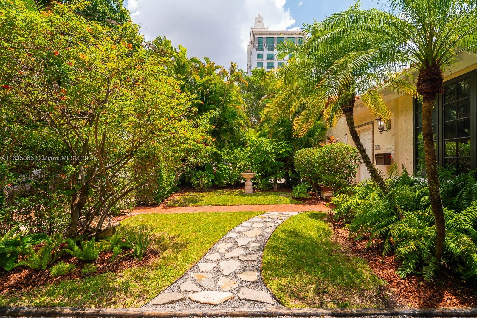 410 Alhambra Cir