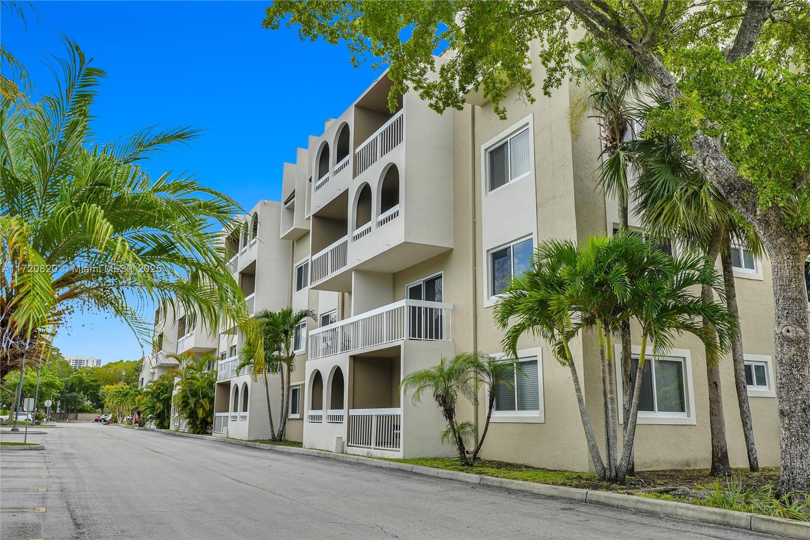 7865 Camino Real # 115 Unit: L-115