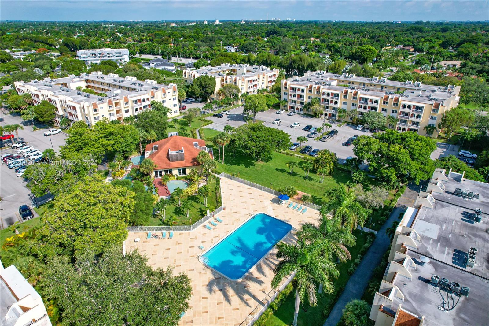 7865 Camino Real # 115 Unit: L-115