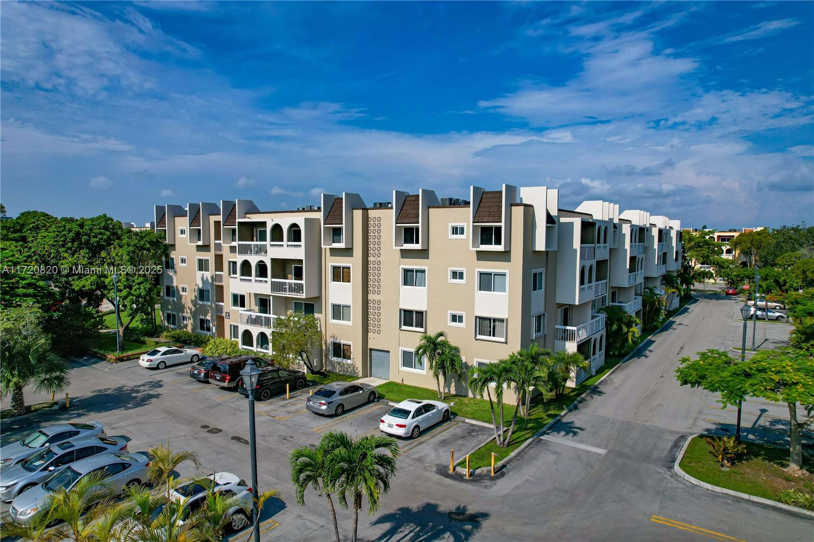7865 Camino Real # 115 Unit: L-115