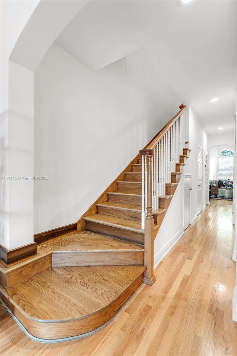 443 Coral Way # 10 Unit: A-10