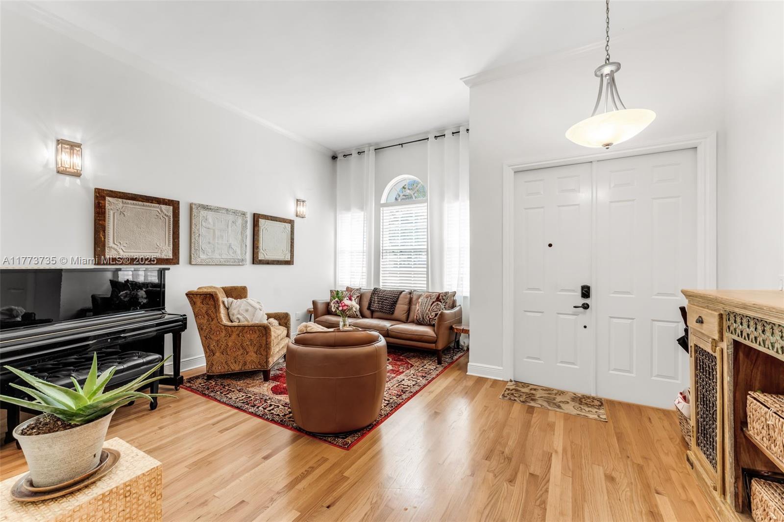 443 Coral Way # 10 Unit: A-10