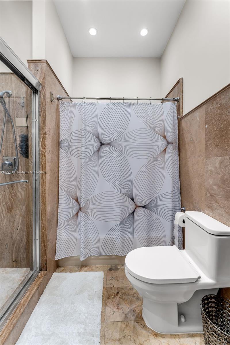 443 Coral Way # 10 Unit: A-10