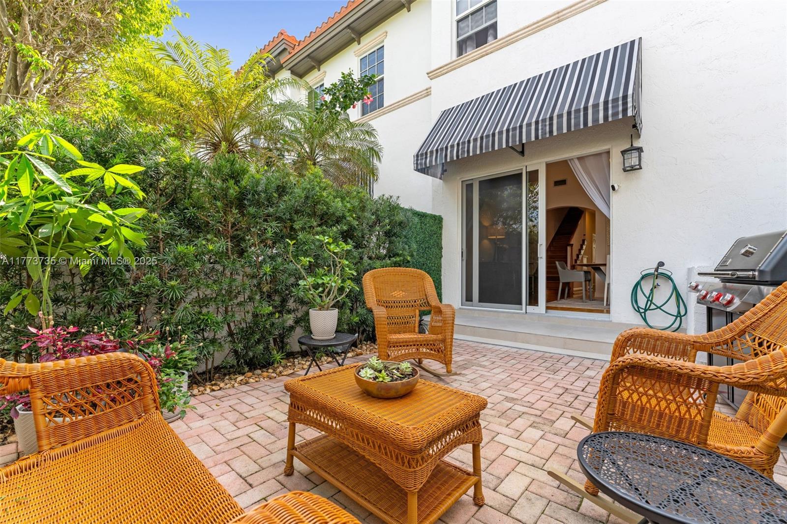 443 Coral Way # 10 Unit: A-10
