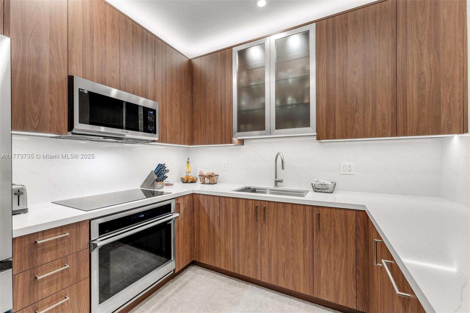 443 Coral Way # 10 Unit: A-10
