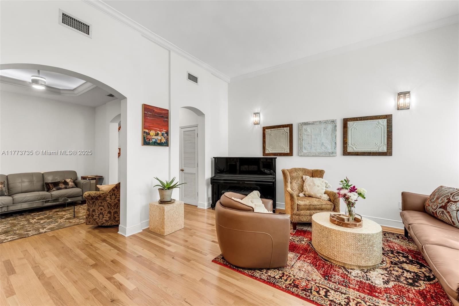 443 Coral Way # 10 Unit: A-10