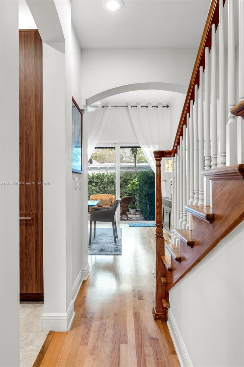443 Coral Way # 10 Unit: A-10