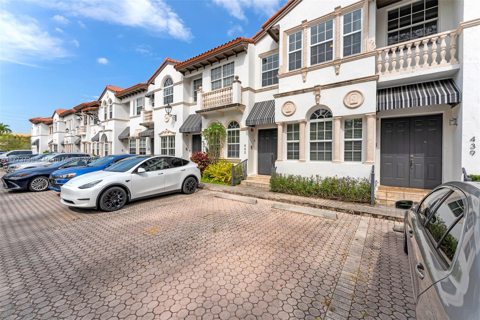 443 Coral Way # 10 Unit: A-10