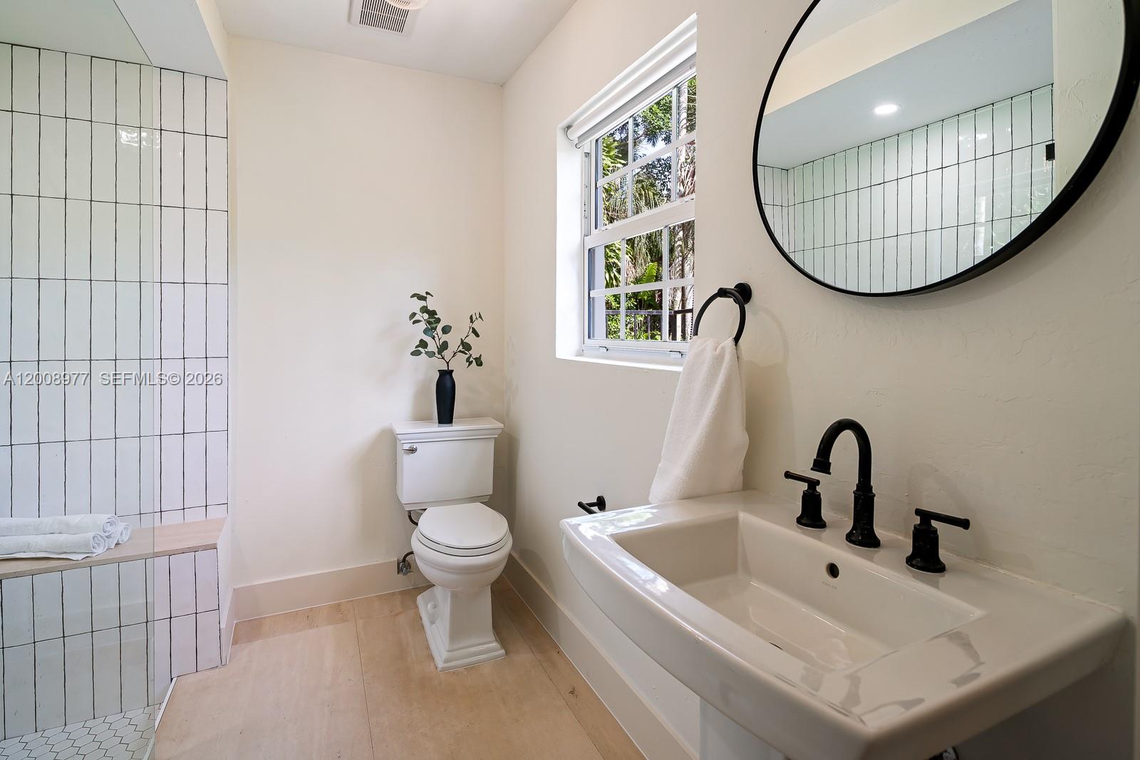 1228 Alhambra Cir