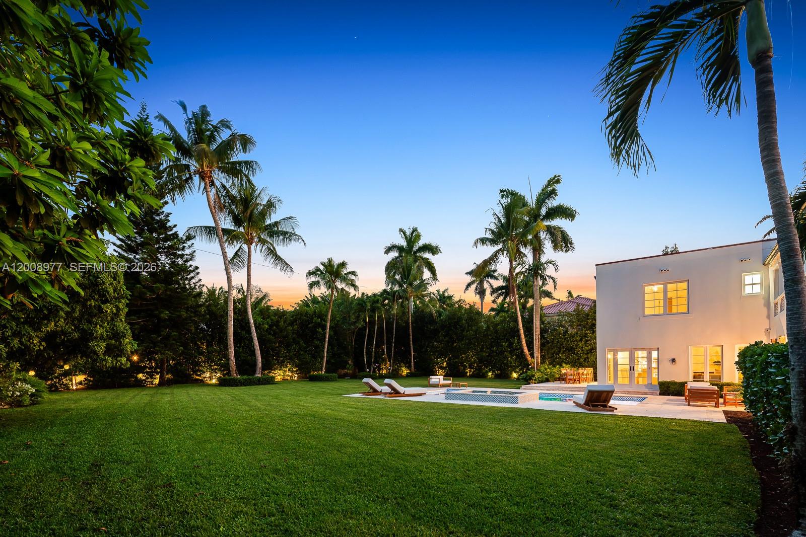 1228 Alhambra Cir