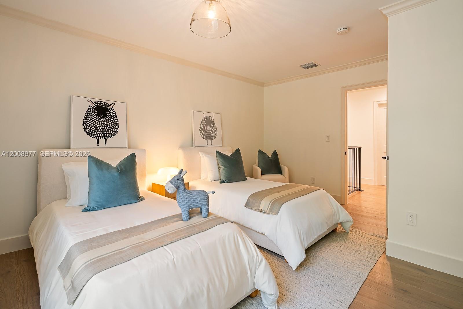 1228 Alhambra Cir