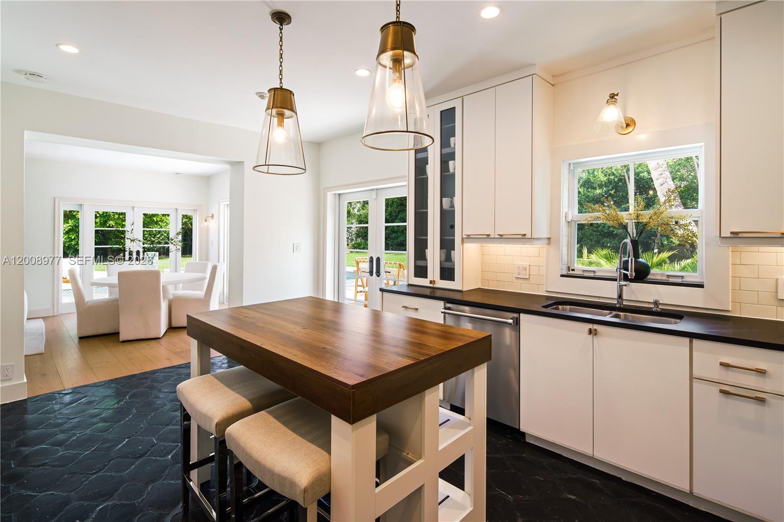 1228 Alhambra Cir