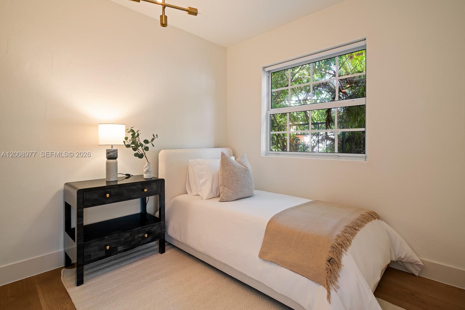 1228 Alhambra Cir