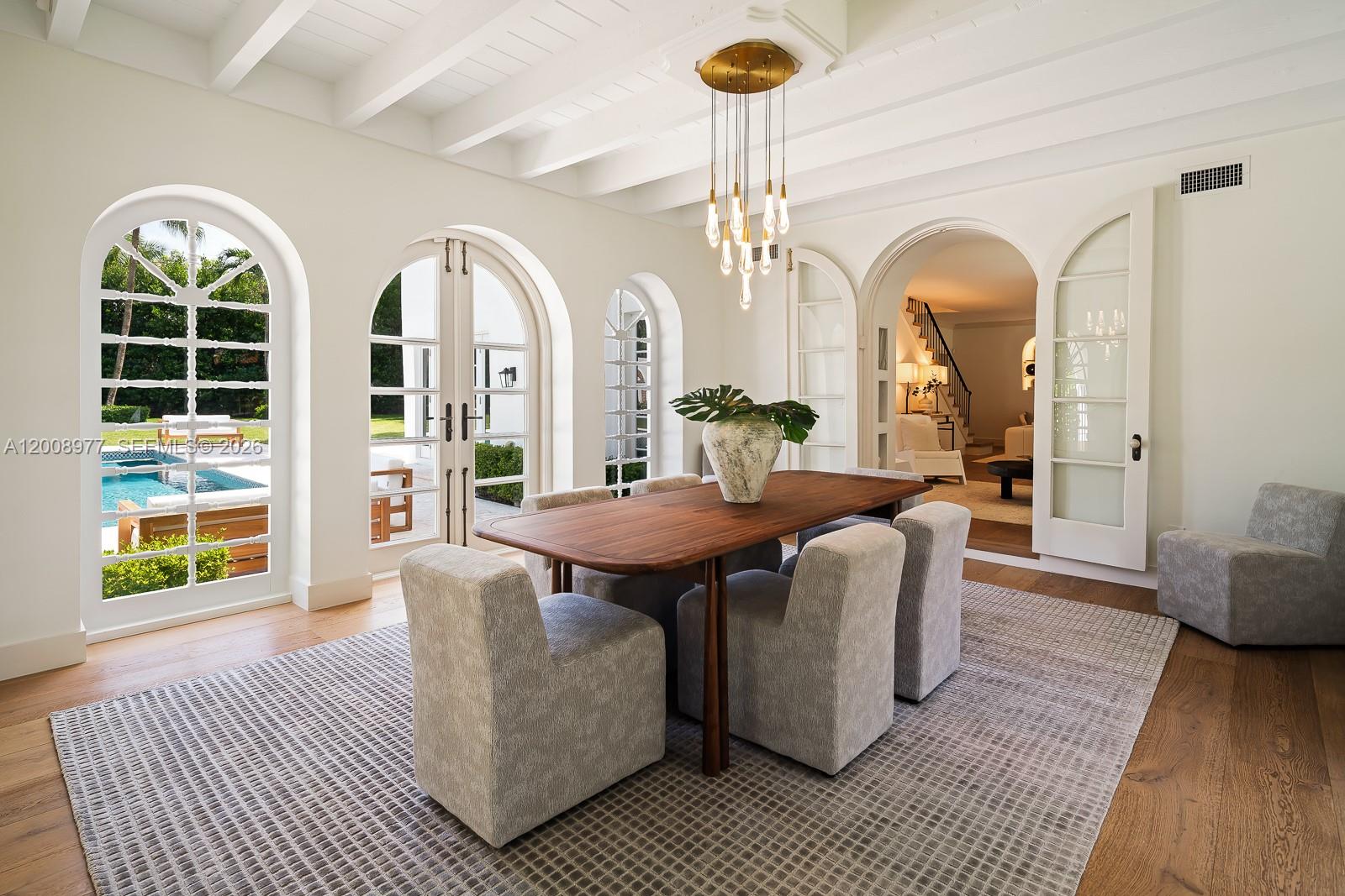 1228 Alhambra Cir