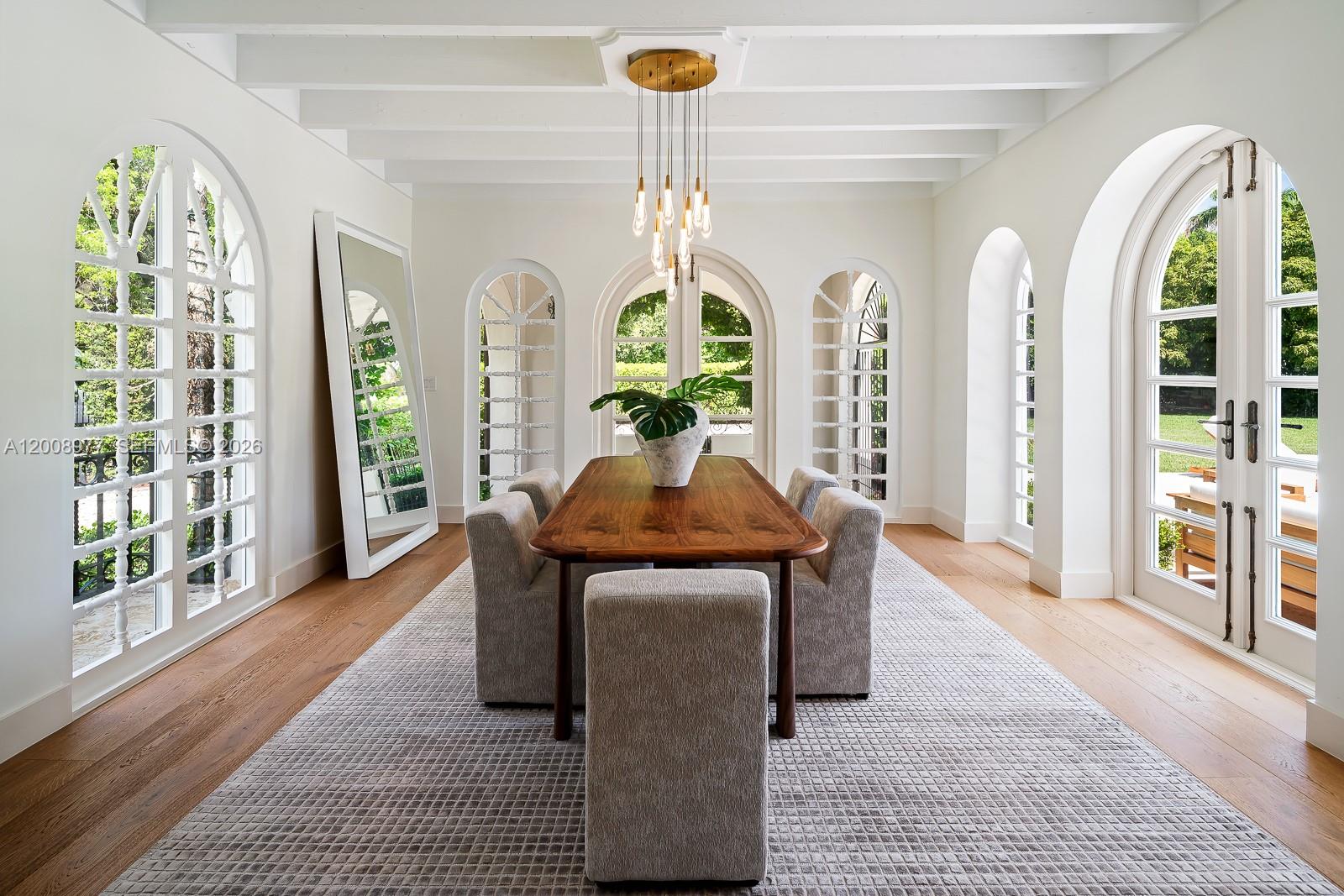 1228 Alhambra Cir
