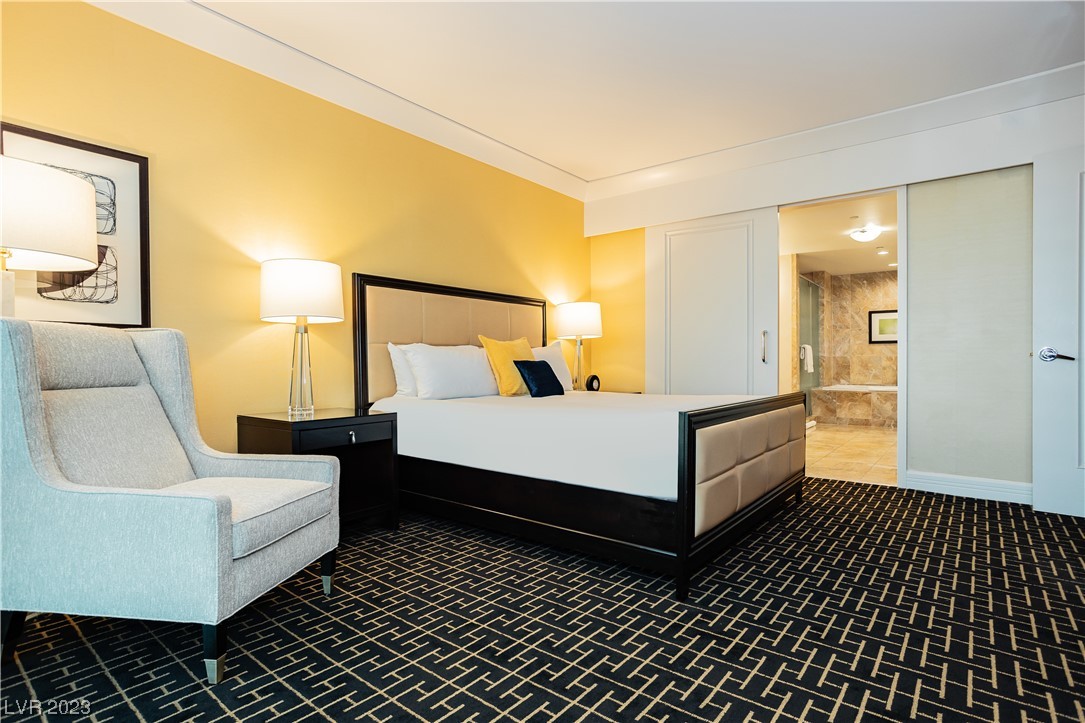 2000 North Fashion Show Drive 4511