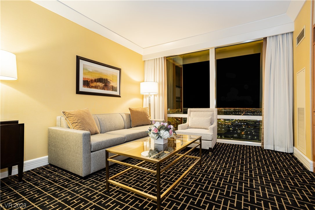 2000 North Fashion Show Drive 4511