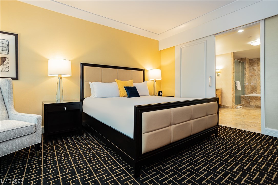 2000 North Fashion Show Drive 4511