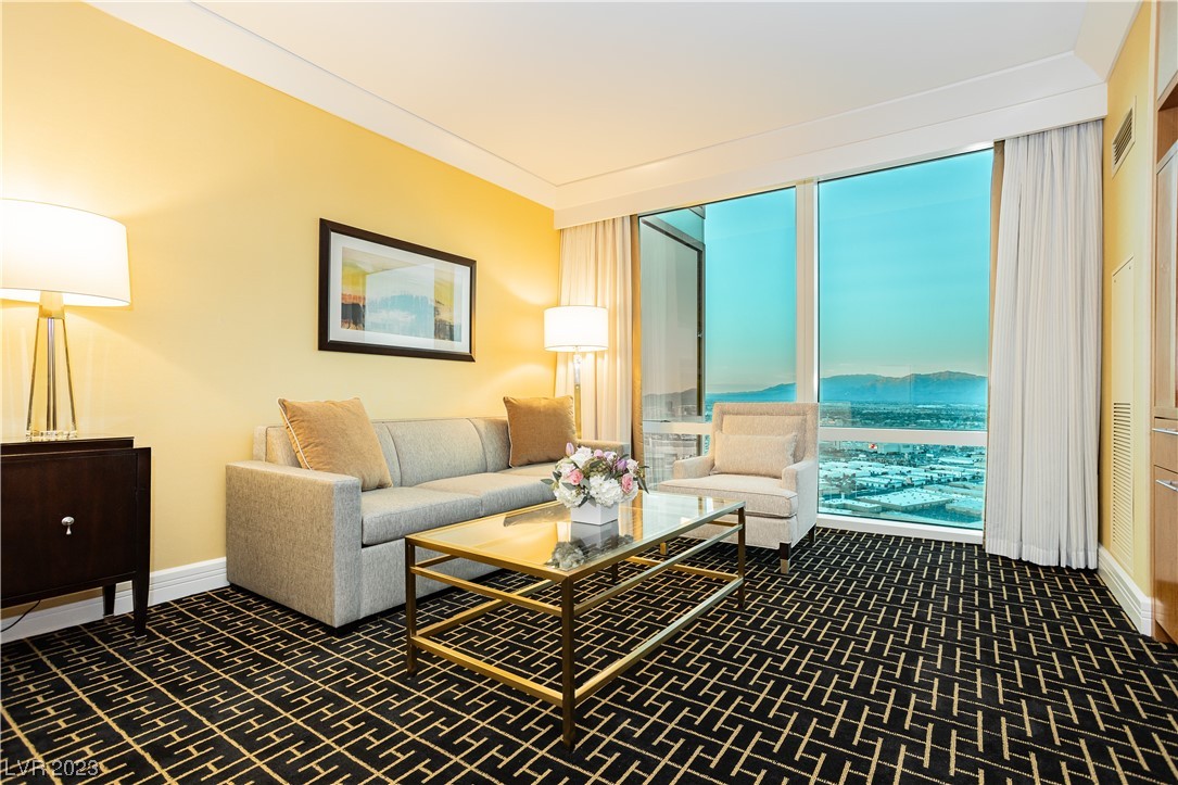 2000 North Fashion Show Drive 4511