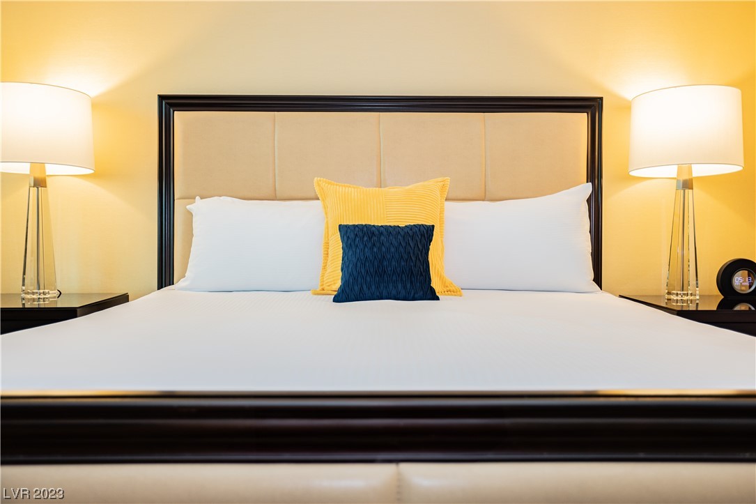 2000 North Fashion Show Drive 4511