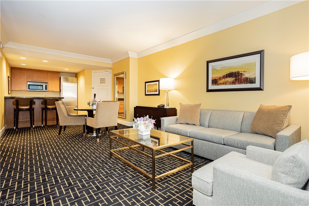 2000 North Fashion Show Drive 4511