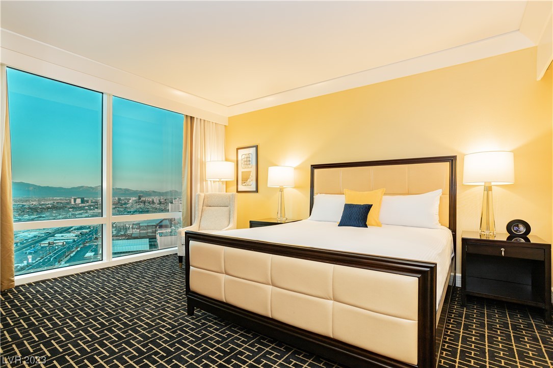 2000 North Fashion Show Drive 4511