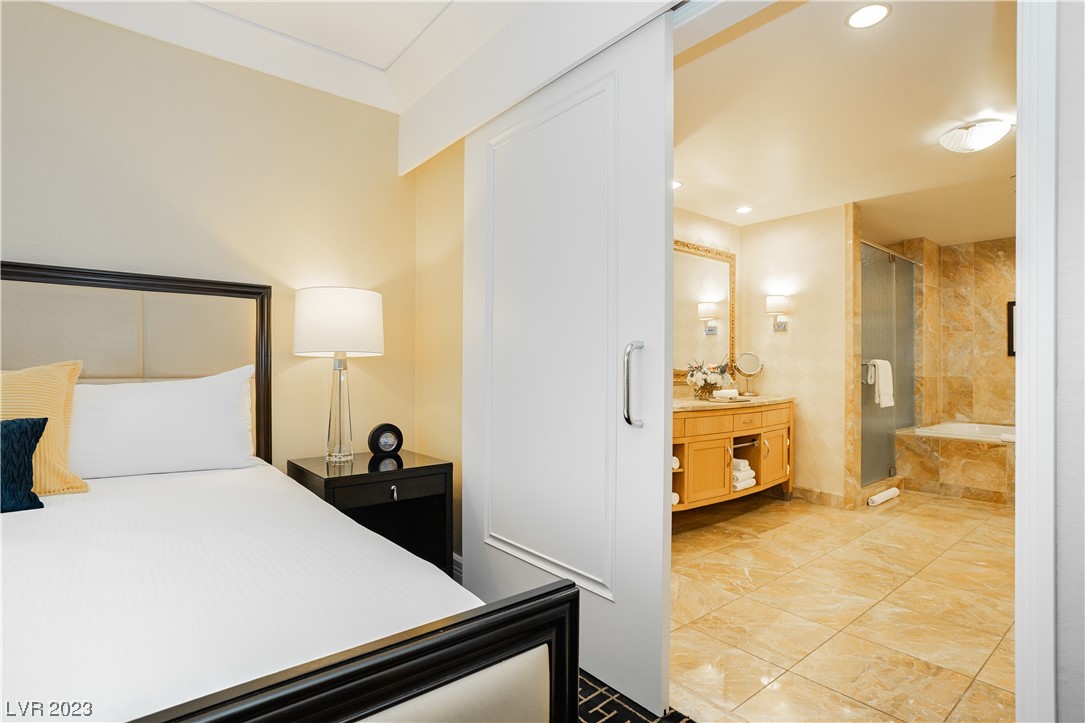 2000 North Fashion Show Drive 4511