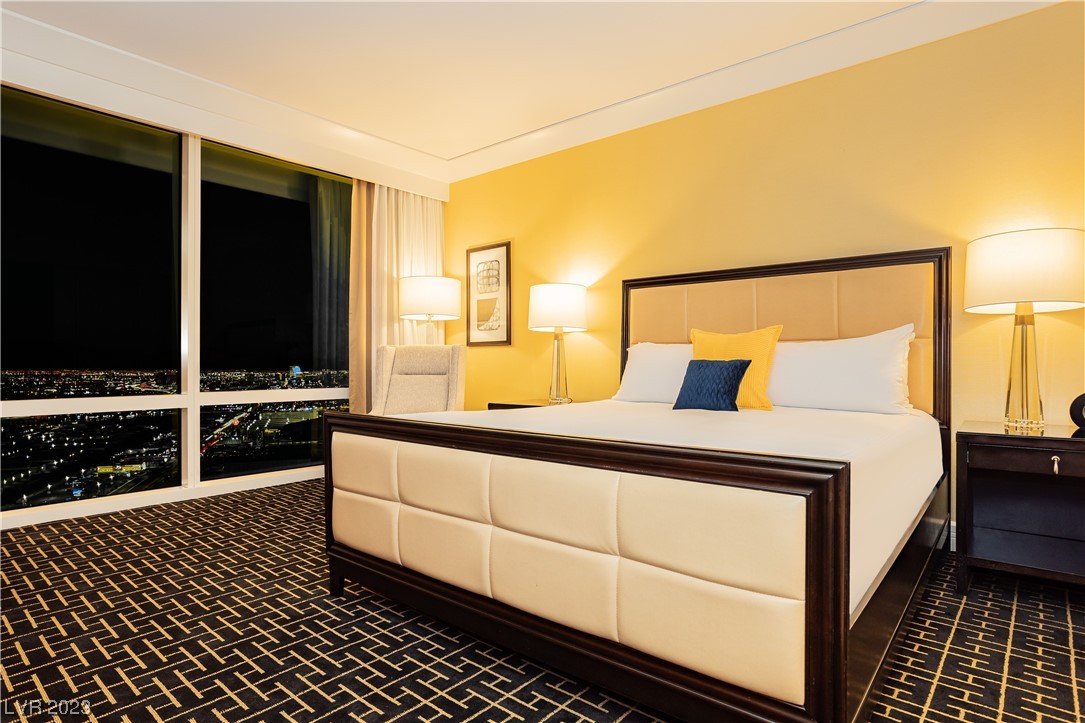 2000 North Fashion Show Drive 4511