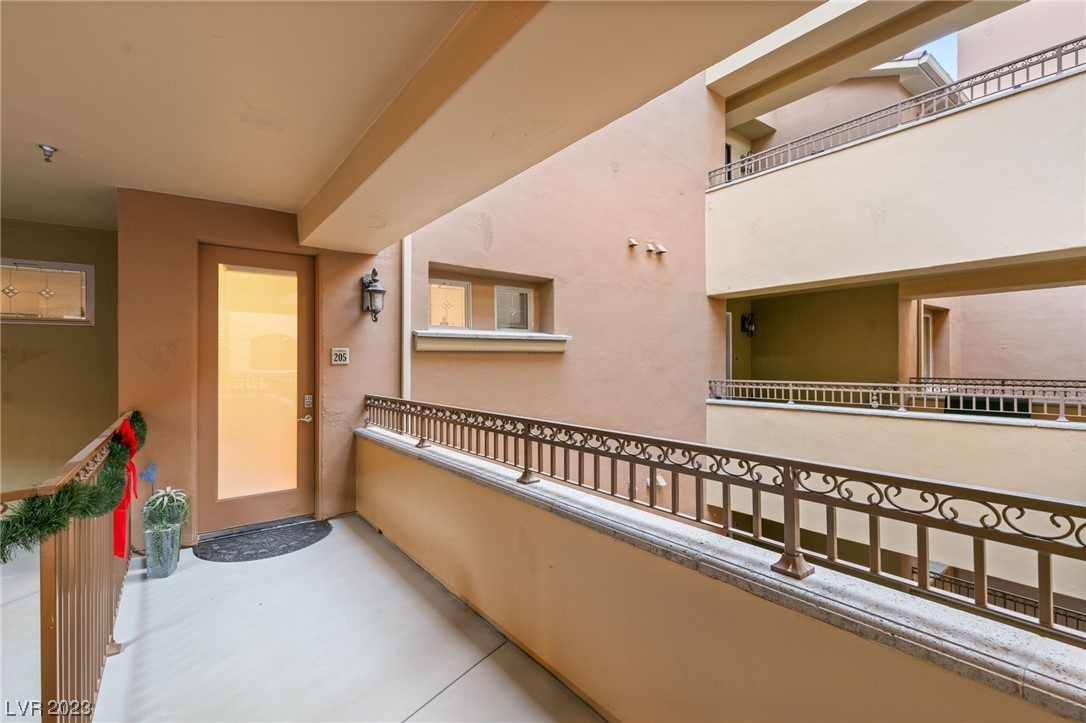 30 Via Mantova 205