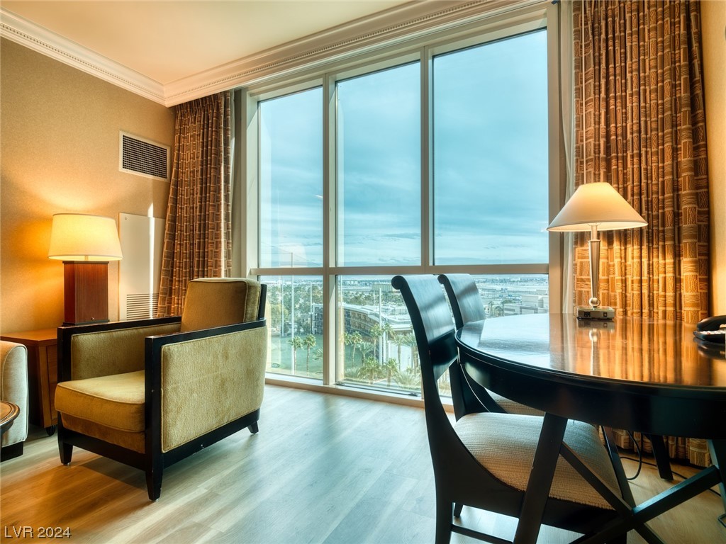 135 East Harmon Avenue 904