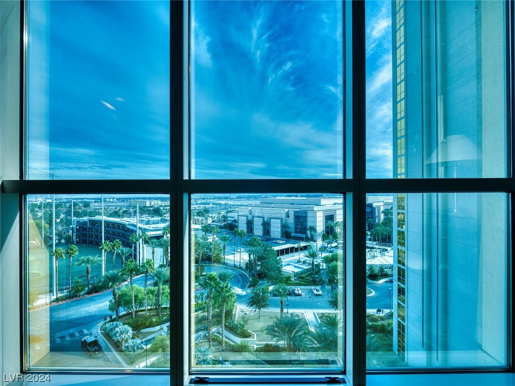 135 East Harmon Avenue 904