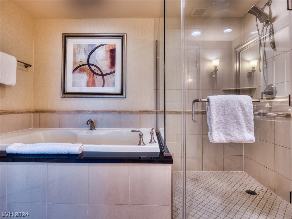 135 East Harmon Avenue 904