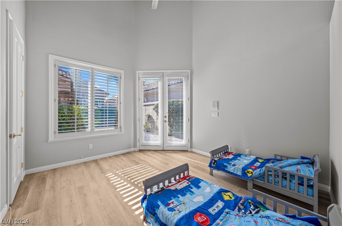 39 VIA PARADISIO Street