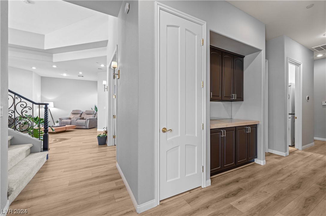 39 VIA PARADISIO Street