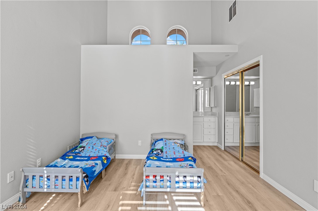 39 VIA PARADISIO Street