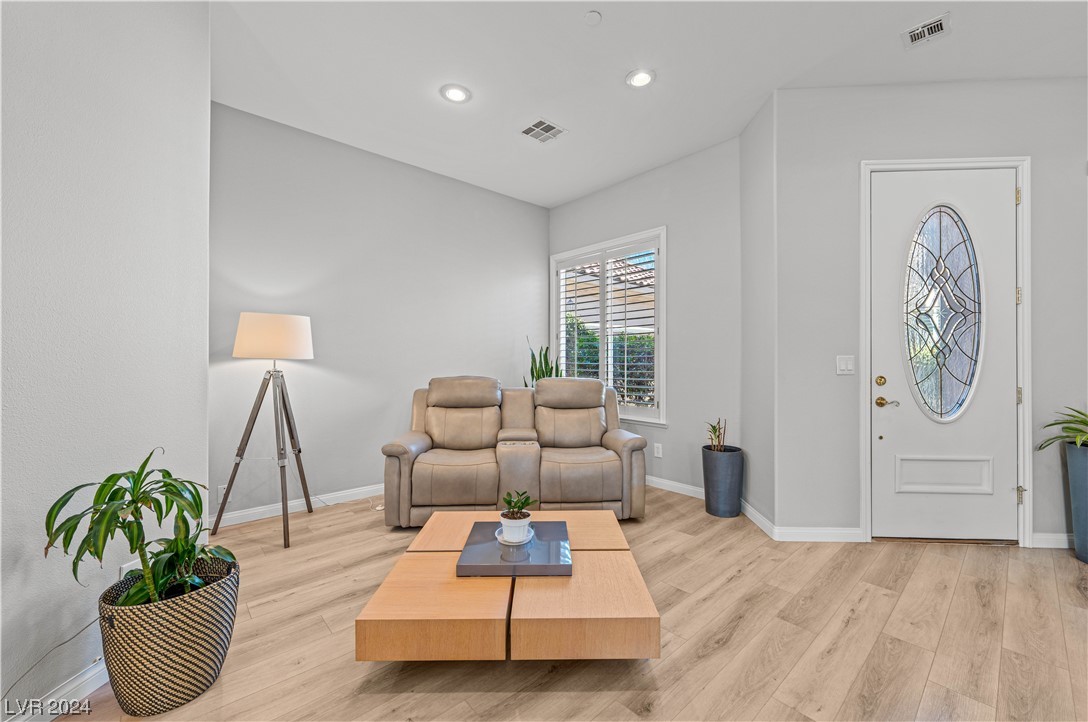 39 VIA PARADISIO Street